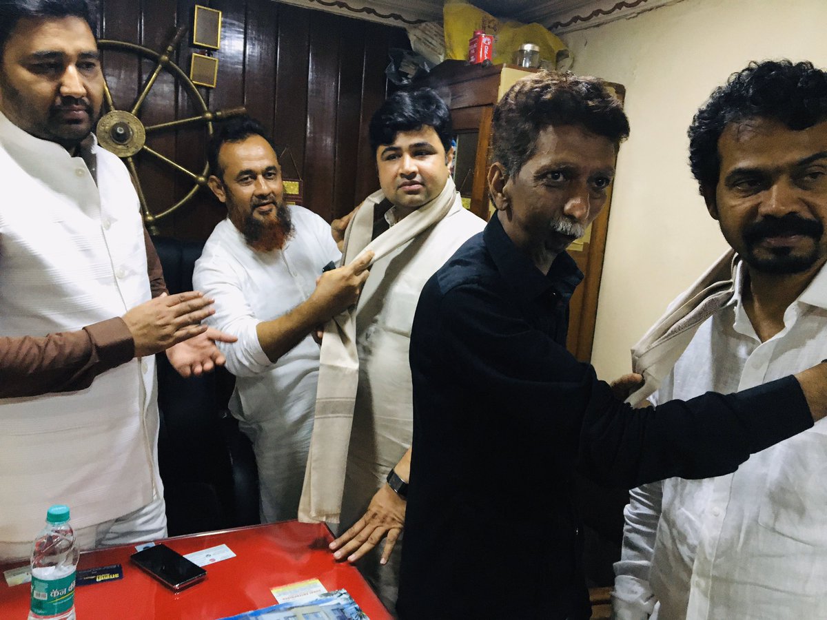 BawaMiya's tweet photo. Welcome to my office @hajiarfatshaikh and @wasimkhan0730 #mumbaibjp #MaharashtraElections2019 #Maha4BJP @ShahnawazBJP @FinMinIndia @mohdfaruqueazam @AmeetSatam @MPLodha @ShelarAshish @mohitbharatiya_ @ShalakaSalviBJP @Dev_Fadnavis @kbq4bjp @naqvimukhtar @qbik_imran @BJP4India https://t.co/os5vFI5uDB
