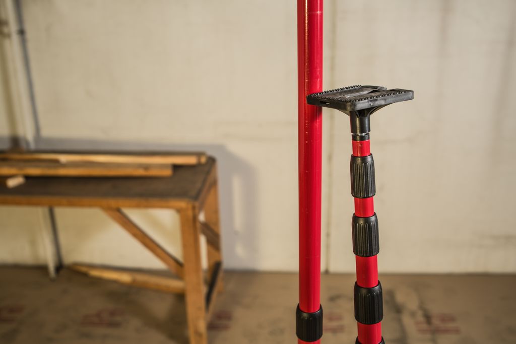 SurfaceShields's tweet photo. Dust Shield Pro Poles comes in 10, 12 and 20 foot lengths. They're also collapsible, making them easy to take from job to job. #TougherThanTheJobsite
#building #construction #dust #dustcontainment #dustshield #surfaceshields https://t.co/gixhotxA8n