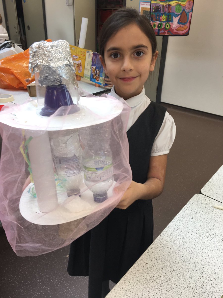 NottsHighIJS's tweet image. 3M have been creating recycled robots 🤖 of the future to help with jobs around the house #futureweek #somuchmore