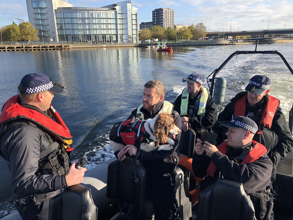 MPSCityAirport's tweet photo. Before the ☔️ came we made sure PD Sky patrolled every square inch of the Docks @LondonCityAir #anothertactic #eyesabout #marinedog https://t.co/hXFRT1BKqV
