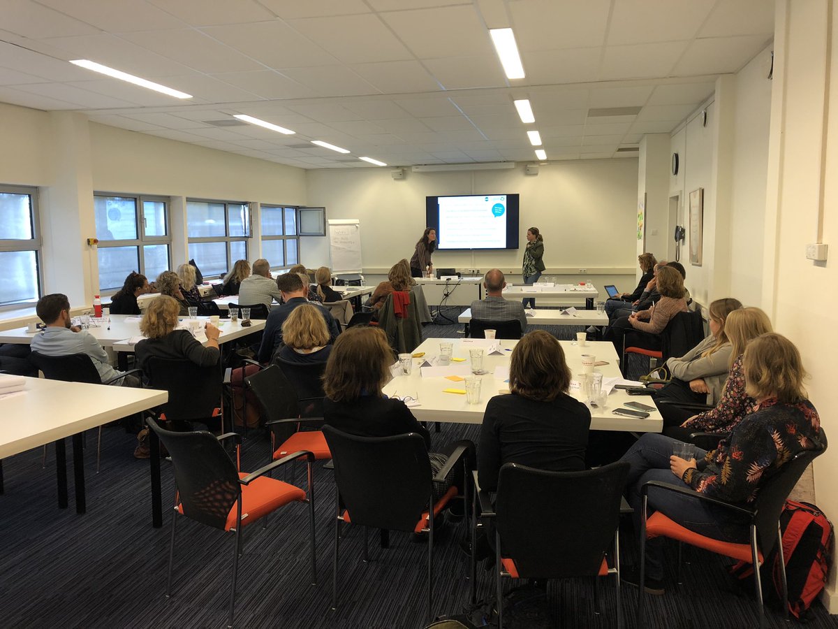 Bijeenkomst met tien pleegzorgaanbieders en betrokken gemeentes rondom actieonderzoek pleegzorg continuïteit. Successen delen, ervaringen uitwisselen, leren! @HetNJi <a href="/de_NVP/">De NVP</a> @Jeugdzorgned