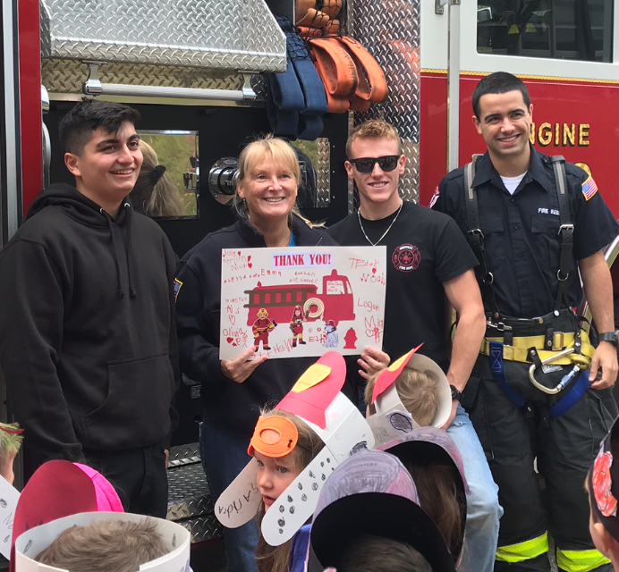 WilliamMasonSch's tweet photo. Kindergartners had a special visit from the Montville Fire Department! They got to see the trucks, talk to the
firefighters, and learn about fire safety. Thank you firefighters! #WMfireprevention @MontvilleTwpSch #MontvilleFireDepartment https://t.co/F4jN9wnCTZ