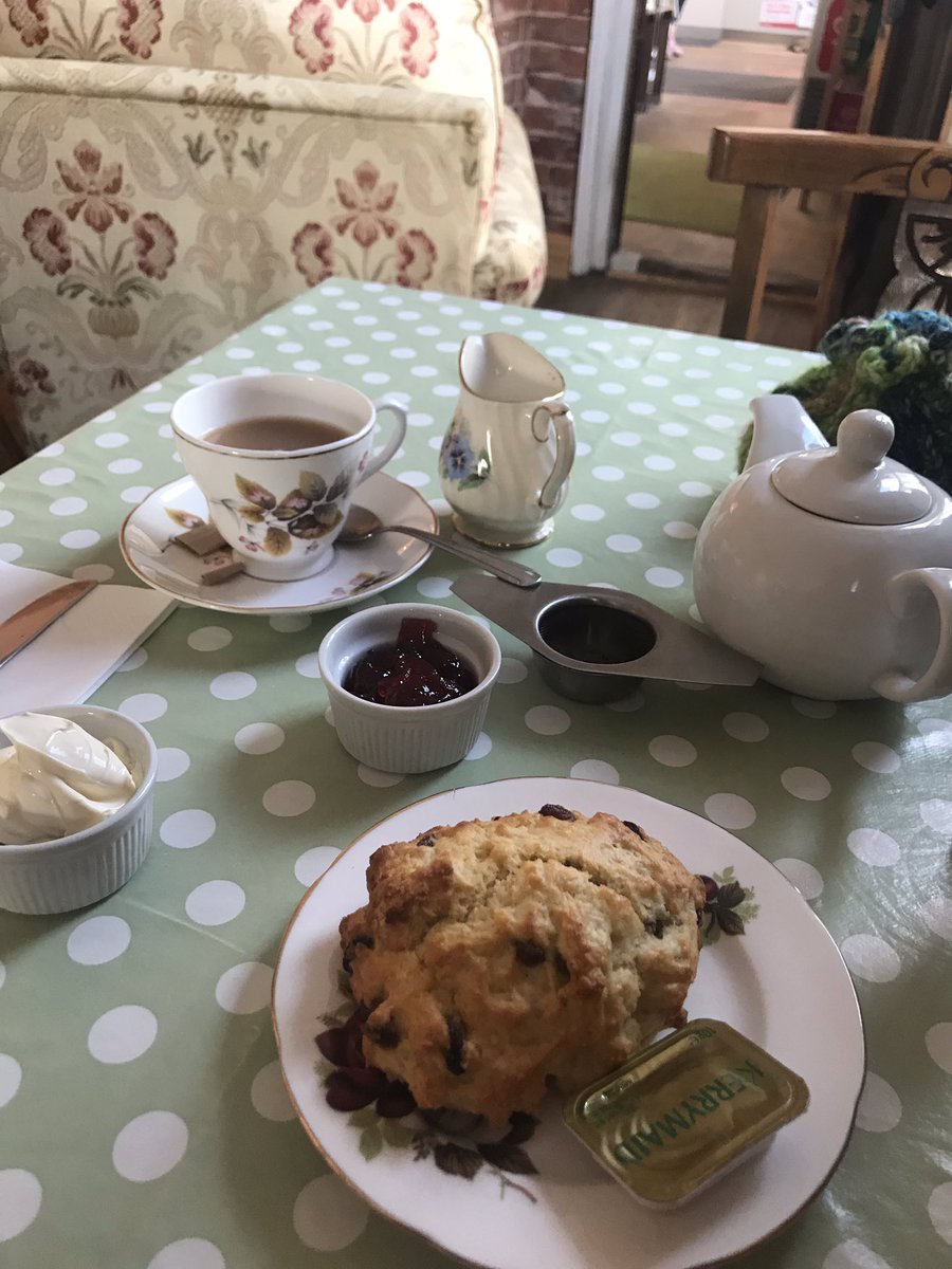 Such a delightful #dogfriendly #creamtea stop off <a href="/PoppysWinterton/">Poppy's at Winterton</a> indulgent #metime #tearoom #norfolk
