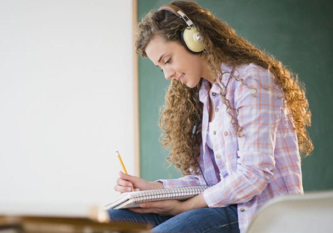 FasterNormal's tweet image. Everyone learns a little differently i.e. Officer Tim Bradford in Season2 Ep2 of @ABCNetwork @therookie #TheRookie played by @EricWinter1 Am happy the writers incorporated a little about #AuditoryLearning into this plot! Do you listen better than read too? shank.mn/2Be7gS4