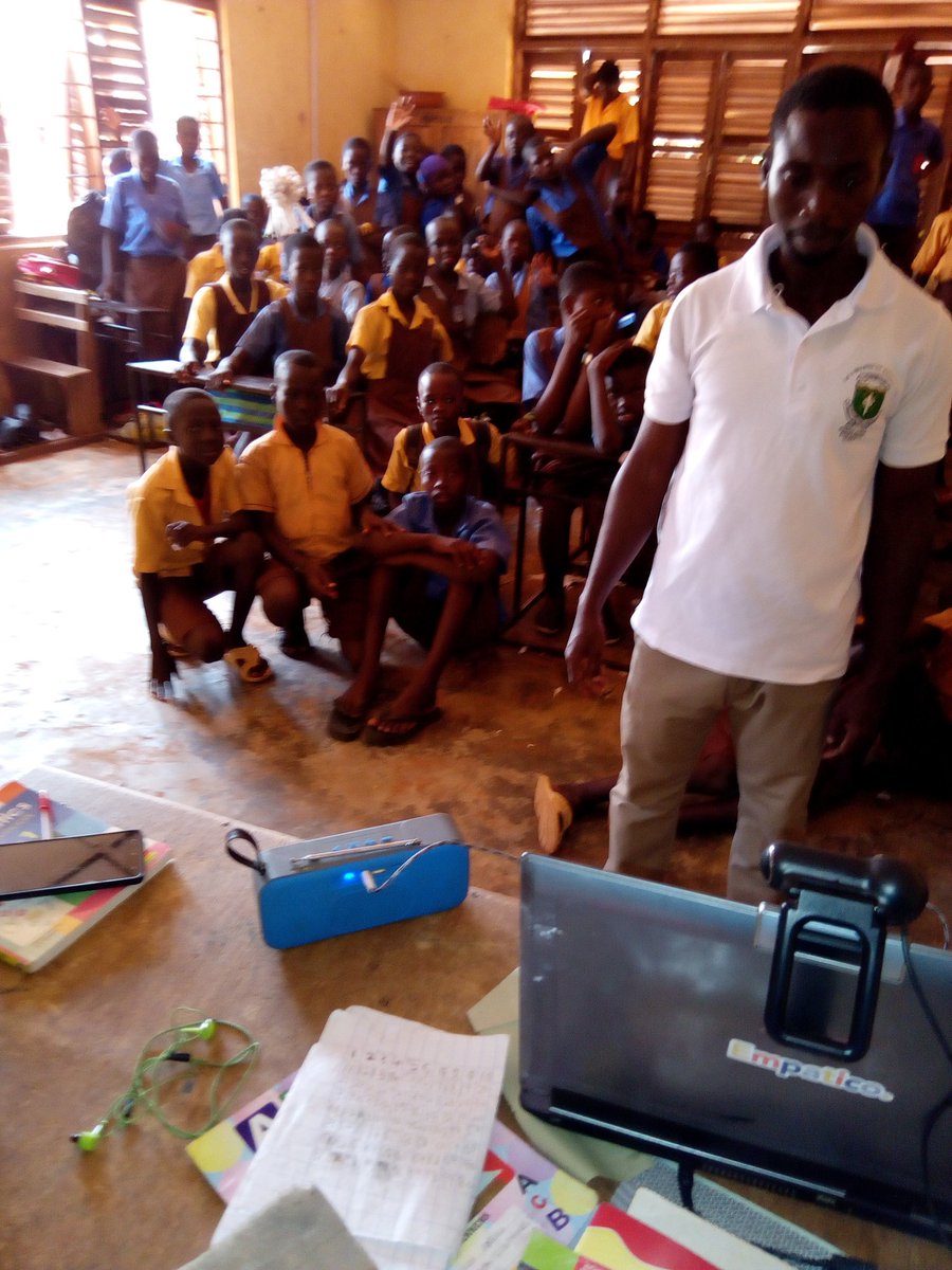 PeterAmoabil's tweet image. I was at Kumbungu DA Primary school today to help Mr Rahim&apos;s and his class to connect with their new friends on @EmpaticoOrg. Students were so happy to meet their new friends.  #SparkEmpathy