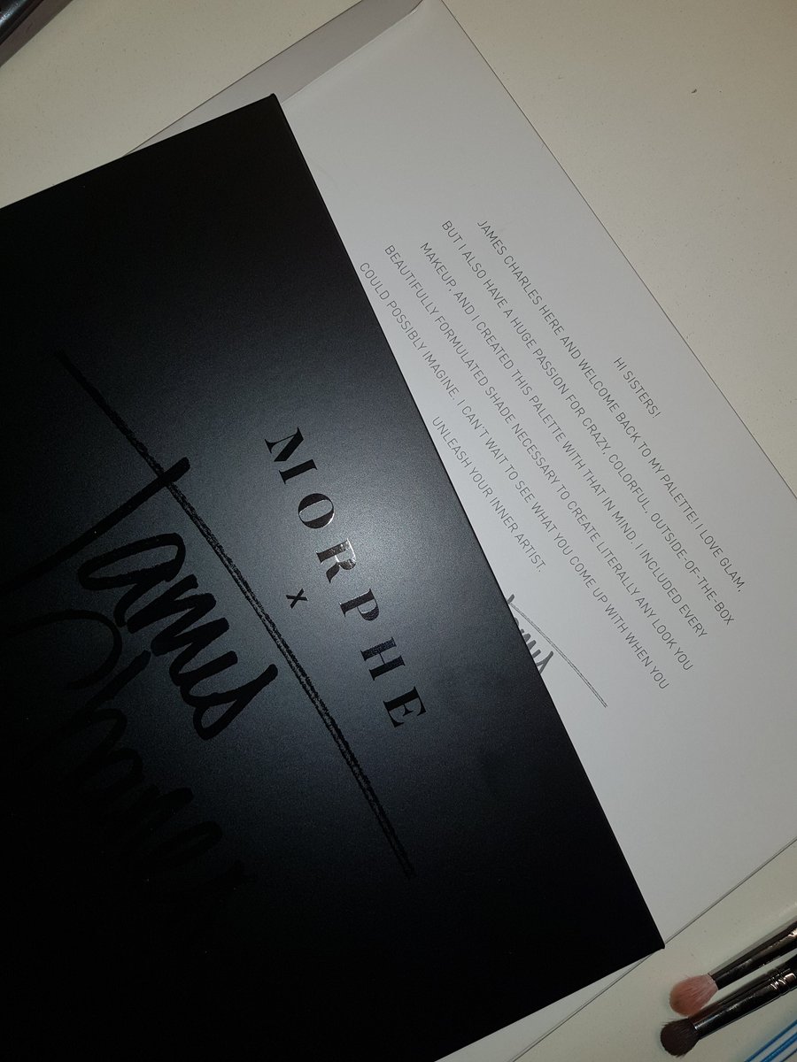 AlexandraIonyk's tweet photo. @jamescharles  I JUST GOT THIS TODAY IM SO BEYOND EXCITED TO USE IT 
this is the first look i did with it https://t.co/ZiJC3yayGj