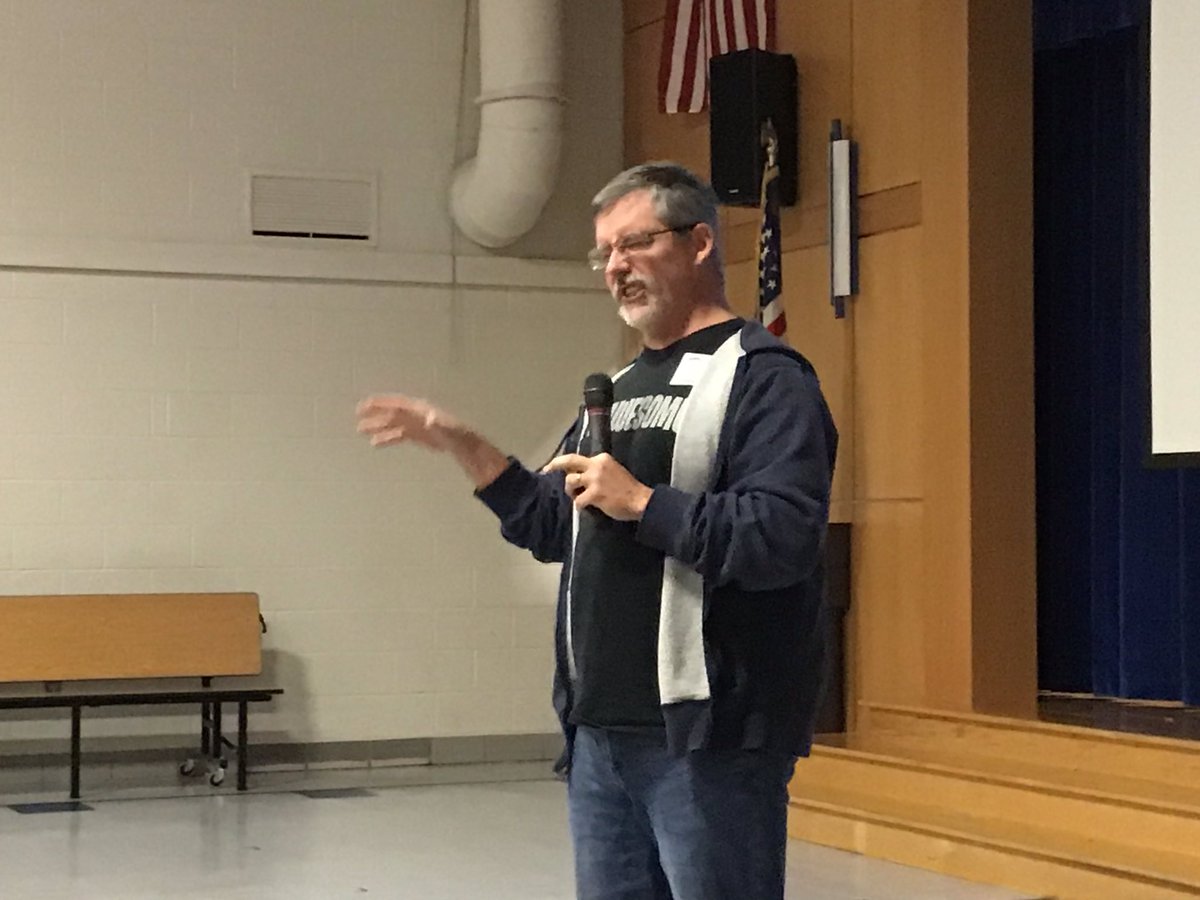 CBLindenLibrary's tweet image. Wow! Thank you John David Anderson for a“Frawesome” and inspiring presentation! @CBLindenSchool @CBLindenLibrary @CBLibraries @anderson_author.