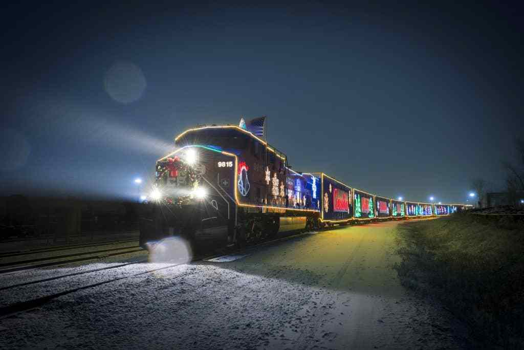 Where and When to See the Canada Pacific Holiday Train Near Calgary This Year raisingcalgary.com/where-and-when…