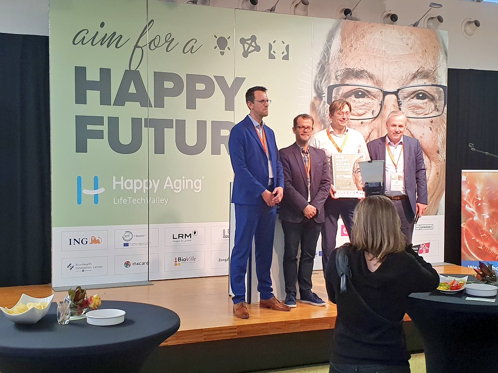 HappyAging_'s tweet photo. En de vierde Happy Aging Innovation Award goed to.....Sneezz Allergy! Van harte gefeliciteerd! #happyagingday2019 https://t.co/hZoh9dfTxD