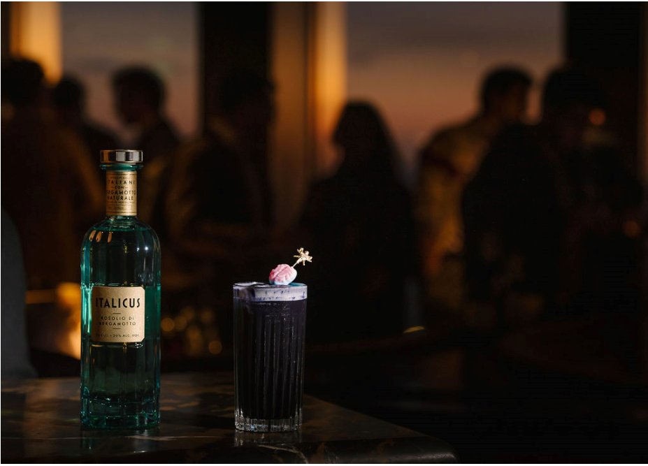 ☠️#Halloween is creeping up, come and try our spooky cocktails on Friday 1st November☠️

Tickets on #designmynight search #TheTowerofTerror

#italicus #cocktails #bar #party #views #london #londonhalloween