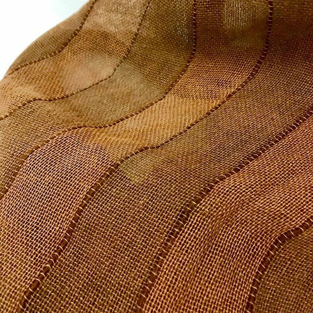 Deep earth tones from coconut fibre care for the earth and are rich in SO many ways #naturaldyefabric #sustainablefashiondesigner #amotifmoment #slowfabric .
.
.
.
 #theessentialdetail #motifhandmade #artisanmade #bangladeshcraft #fairtrade #handmade #et… ift.tt/2VNzxs7