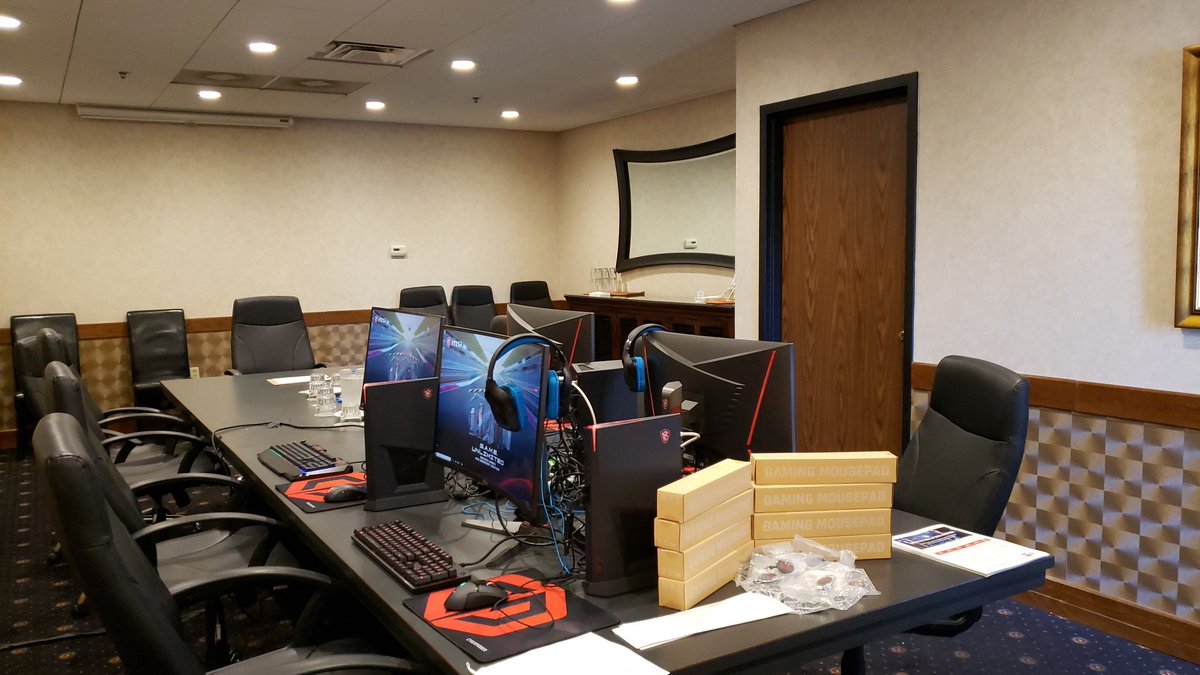 TECHEDLEADERS's tweet image. #ACOT2019 in full swing!

eSports Tournament Room