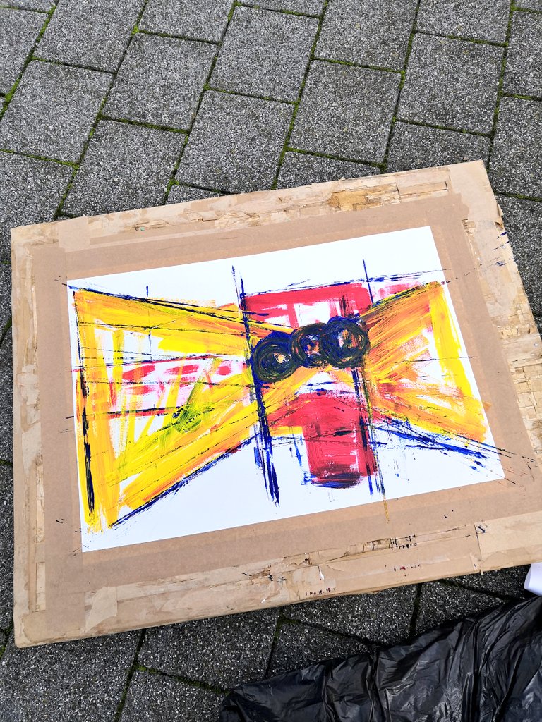 emilyyarrow20's tweet image. Loved painting outside today to understand colour and shape! Thanks Emma for a great lesson! @gicreativearts #markmaking #makingmymark #degreestudent #design