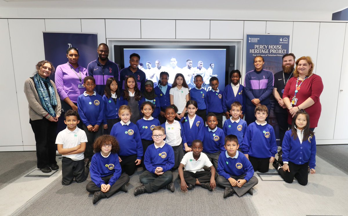 SpursWomen's tweet photo. 📚 @beckyspencer2, @KWPeters and @LedleyKing took part in a workshop at Percy House this afternoon with students from @FerryLaneN17 to celebrate #BlackHistoryMonth.   

#THWFC ⚪ #COYS https://t.co/RXRg17VuSY