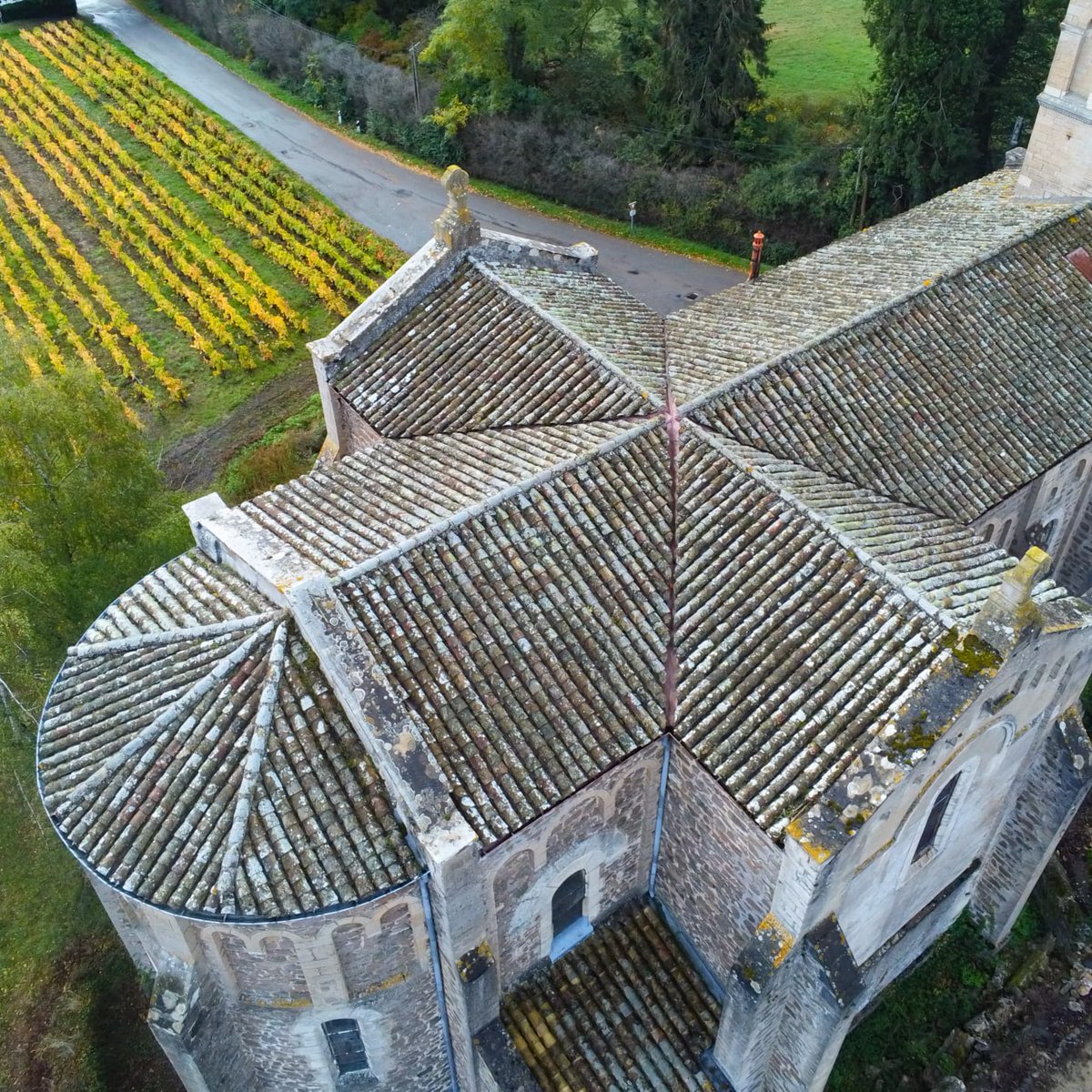 TrinitBeaujola1's tweet photo. Quizz...Reconnaissez-vous cette église de notre paroisse 🤔 ?
Un indice ? La Sainte Messe y sera célébrée ce samedi 19 !
https://t.co/SIrwJzwdaE

#quiz #Beaujolais #beaujonomie #VilliéMorgon #Fleurie #Julienas #Jullié #Corcelles #Emeringes #Chenas #Vauxrenard #Lancié #quincie https://t.co/iKNeAAtA9A