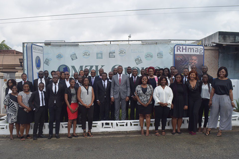 MINCOM_CI's tweet photo. Le Ministre @SidiTToure a effectué une visite à la rédaction de RHMag, ce jeudi. Les échanges ont porté sur les conditions de travail des journalistes.
#RHMag
#CiVPresse
#MinCom🇨🇮 https://t.co/81sQfBVlJY