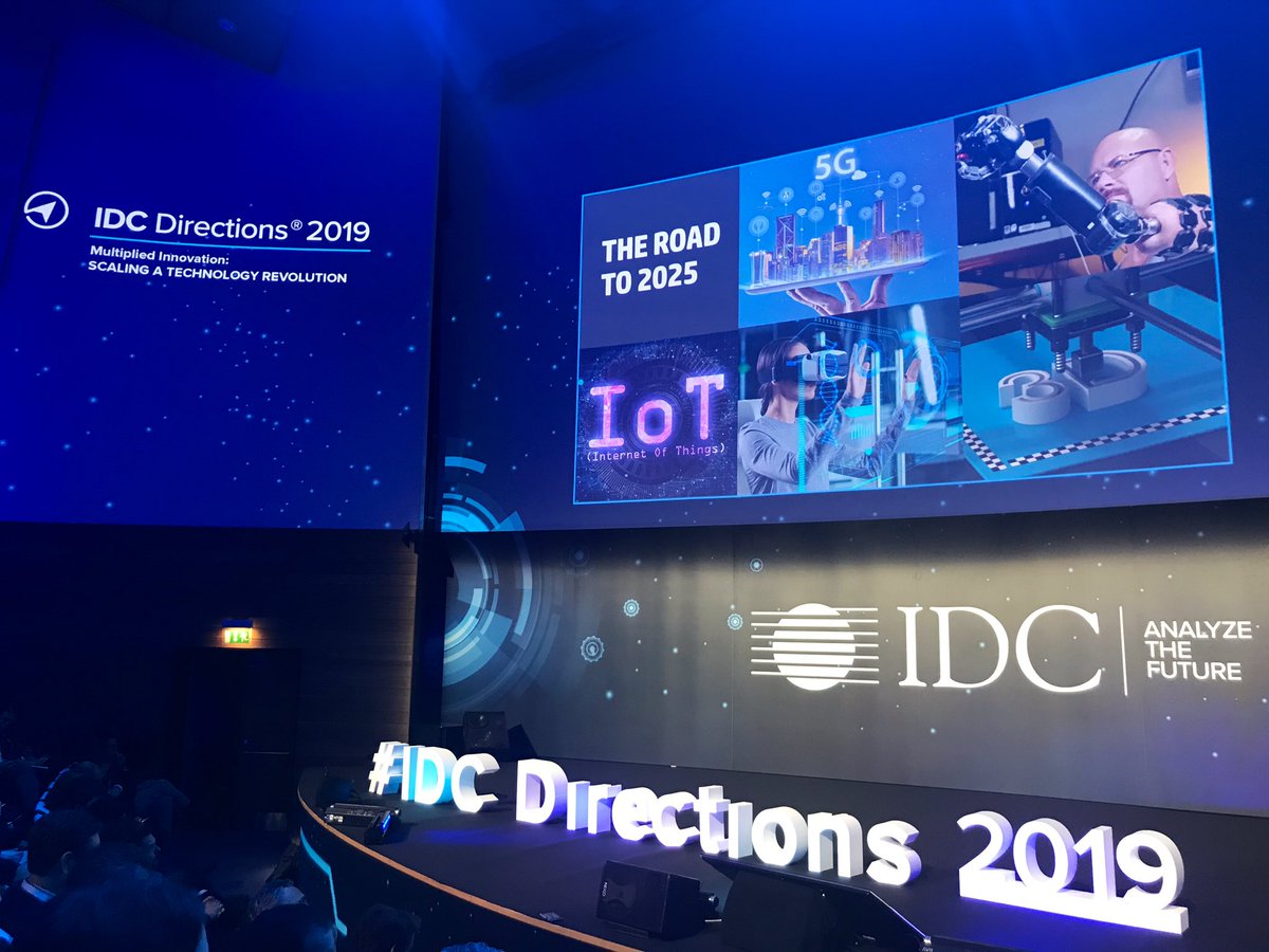 Triggers for #DigitalTransformation  <a href="/IDC/">IDC</a> Directions 2019 <a href="/rbigliani/">Roberta Bigliani</a> delivering expertise and sharing #innovation #utilities #roadahead #edpd <a href="/InovGrid/">InovGrid</a>