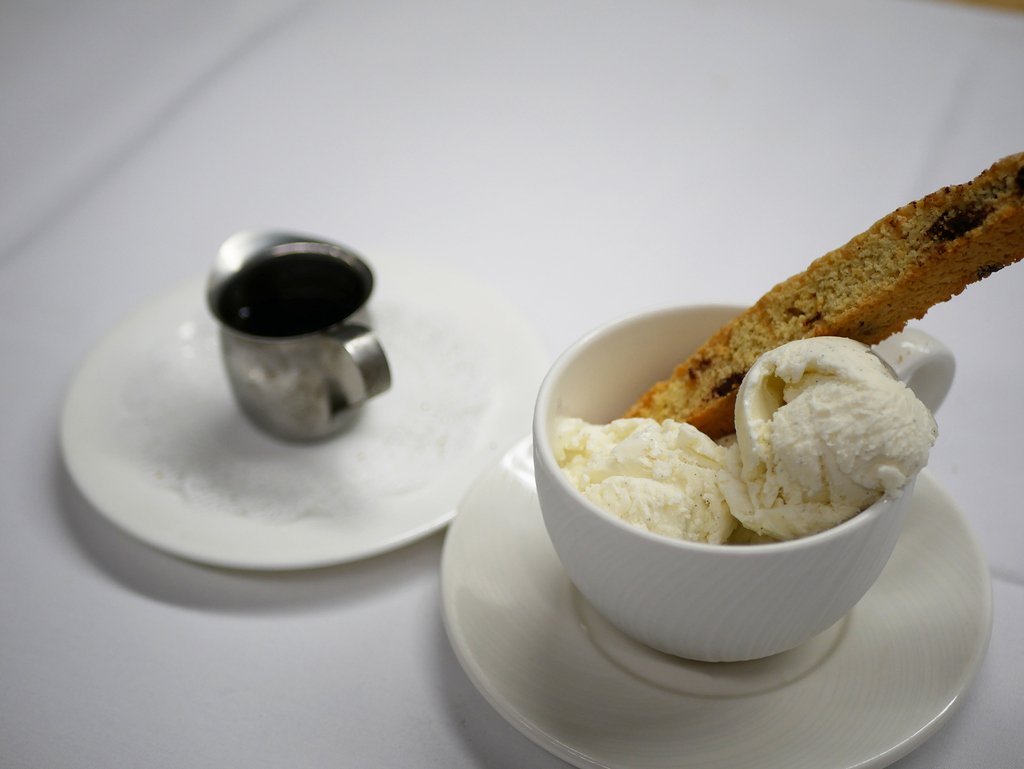 Our Affogato 😍

Served with espresso, biscotti &amp; vanilla gelato 💕
