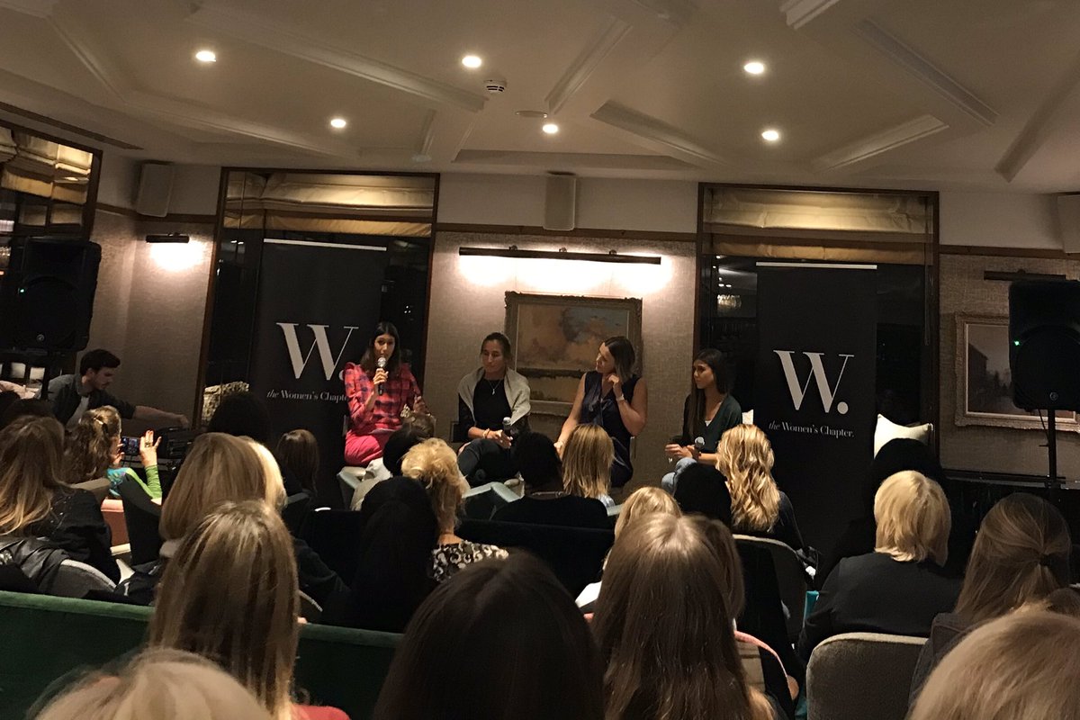 closetohand's tweet photo. An inspiring evening with fellow #womenfounders #womenled #supportwomenled #womenledwonder @womenschap @DevonshireClub https://t.co/vTuRAN3urM