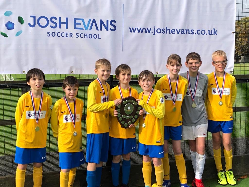 Our first win of the season! Thank you <a href="/JEsoccerschool/">Josh Evans Soccer School</a> for organising a fantastic tournament #primaryfootball #winners #teamgreville