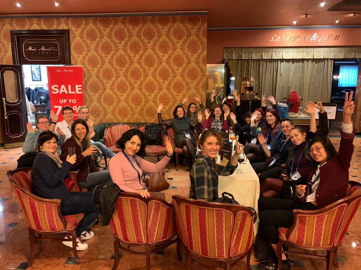 PostgresWomen's tweet image. #postgresWomen drink @pgconfeu