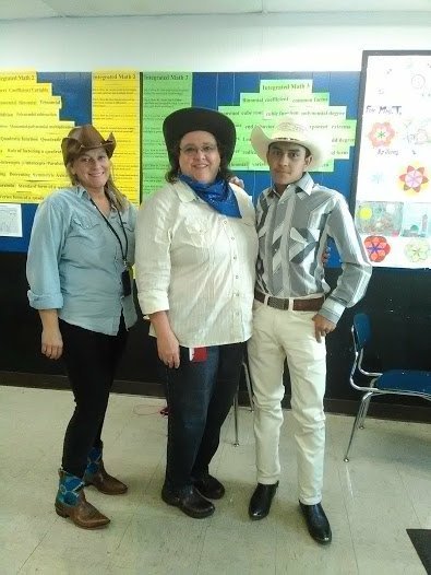 My phone died yesterday so I didn't get this out. Mrs. Todd &amp; I enjoyed Western day with our ESL students. #250homecoming <a href="/LHSintheNews/">LaVergne High School</a>