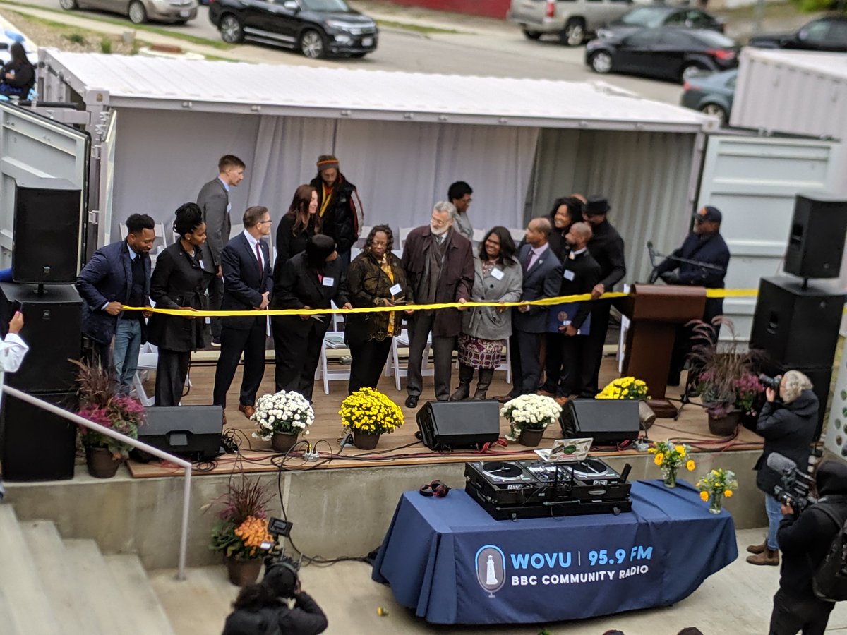 MidTownCleInc's tweet photo. Congrats to @BurtenBellCarr on the #boxspot opening!! https://t.co/CTq0Wmfgw1