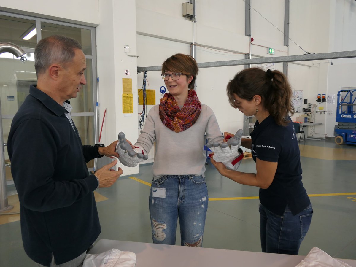 esa's tweet photo. Message just in from #MySpaceDreams winner Josefine Lißner, seen here with @esaspaceflight 👨🚀 trainers Sabine Klassen and Hervé Stevenin:
"Clearly the absolute highlight of my day at the European Astronaut Centre! Huge thanks to ESA and EAC!"
😎 Our pleasure, Josefine! https://t.co/g9aig8qRrb