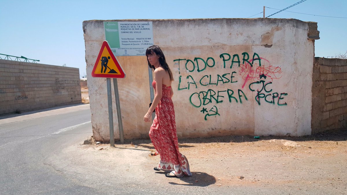 Este viernes 18 de octubre a las 19:30 se inaugura en la Librería Railowsky:

"Diario de un currela con un móvil que hace fotos"

Fotografías de Gabriel Martínez López

Contaremos con la presencia de los hijos
Librería y Foto-Galería Railowsky. Grabador Esteve, 34. Valencia.