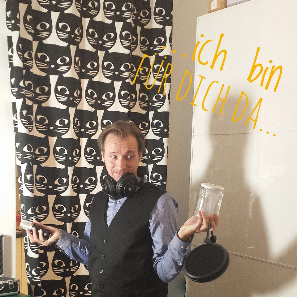 J_A_M_Band's tweet photo. Vorbereitungen für die Vokal-Aufnahmen unserer neuen Single.
#GermanAlternativePop #momente #musicproduction #singersongwriter #germanpop #ichwünsch #musikproduzent #gutemusik #austropop #charity https://t.co/knQANOlFAm