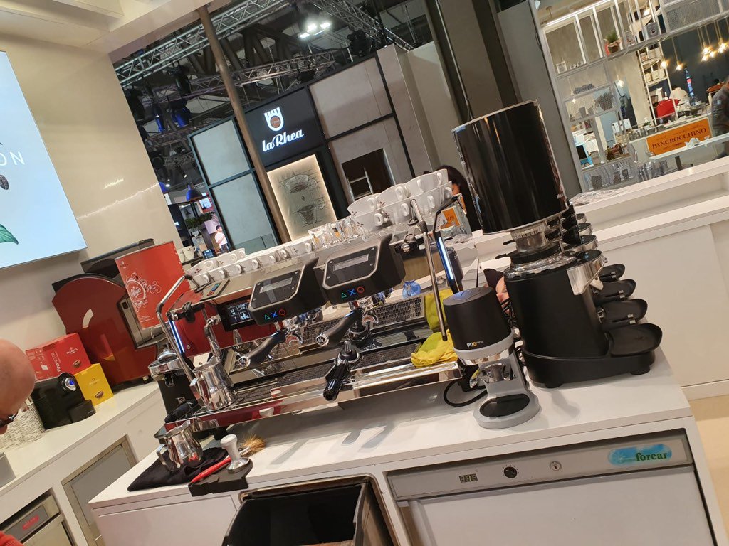 ManuelCaffeNED's tweet photo. Voorbereidingen voor HOST Milaan in volle gang; morgen van start #koffie #hostmilano https://t.co/foR3ahZ2iL