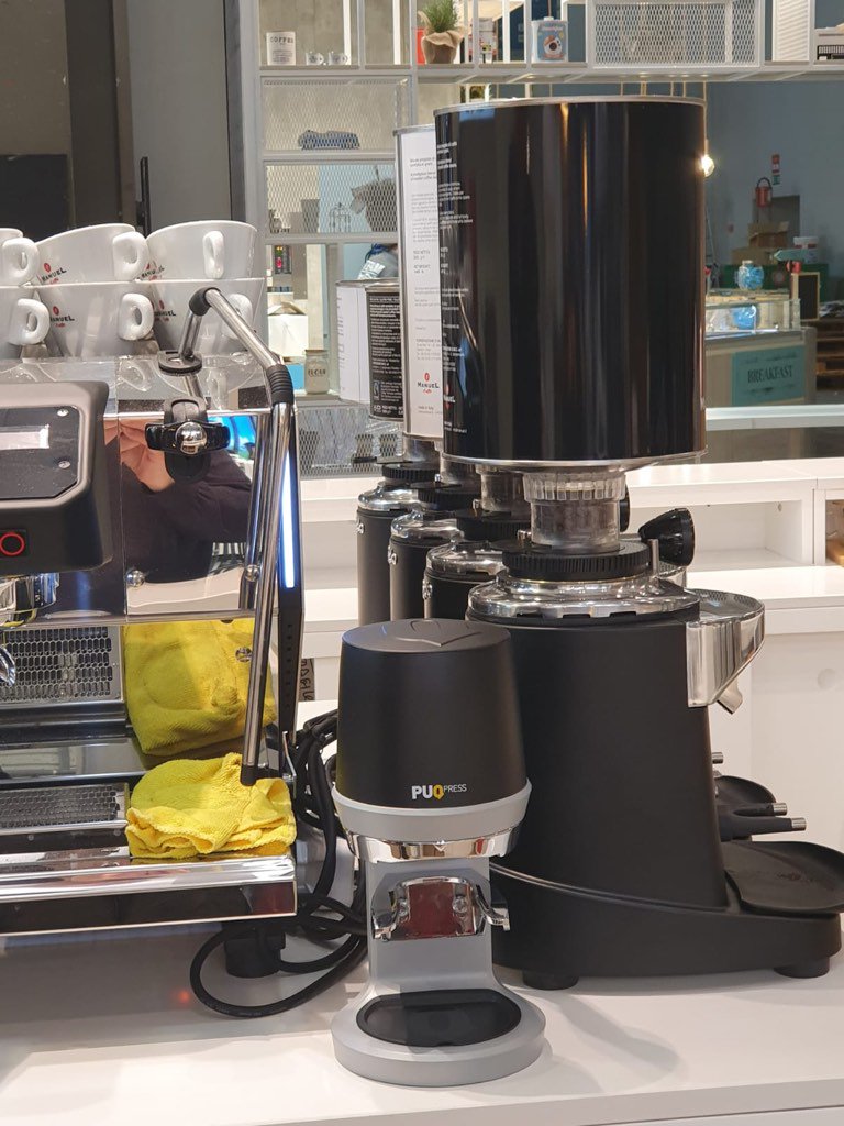ManuelCaffeNED's tweet photo. Voorbereidingen voor HOST Milaan in volle gang; morgen van start #koffie #hostmilano https://t.co/foR3ahZ2iL