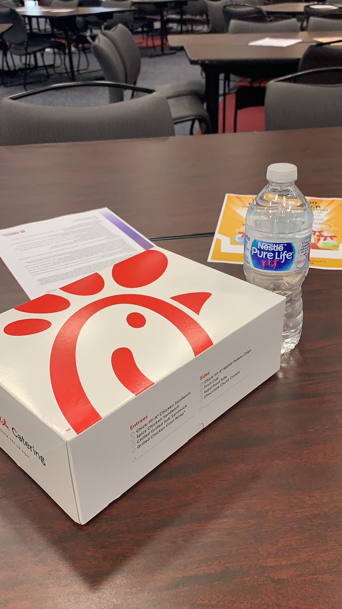 MrLacy's tweet photo. Free @ChickfilA for lunch? #ImHereForThat #R4Sci https://t.co/CHa9Jus2ro