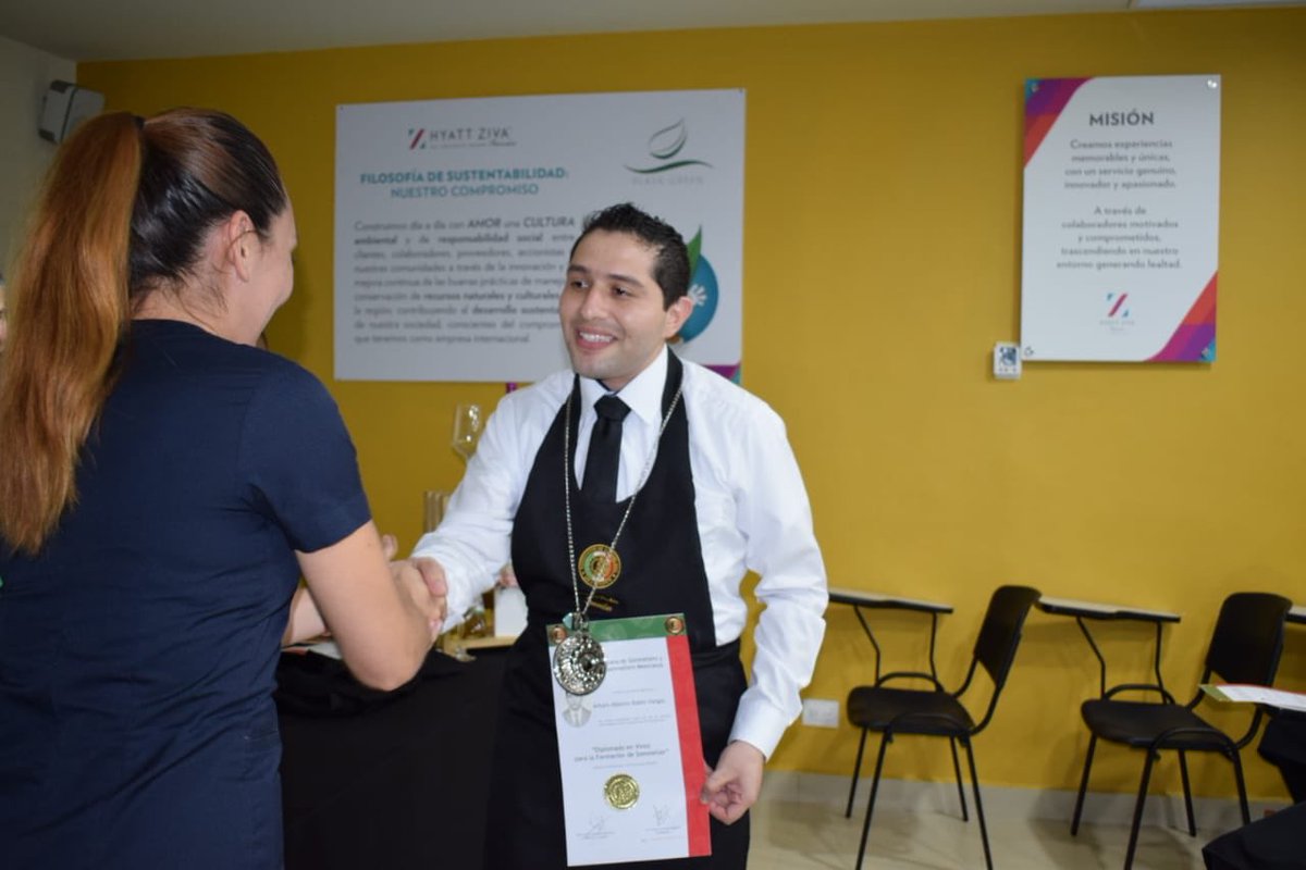 ASM_Peninsula's tweet photo. Felicidades a la nueva generación de #Sommeliers de la #ASMCancun ! 

Gracias a todos los instructores de la Asociacion de Sommeliers Mexicanos ASM  que contribuyeron a su formación! 🍷 https://t.co/atHBXXlkqh