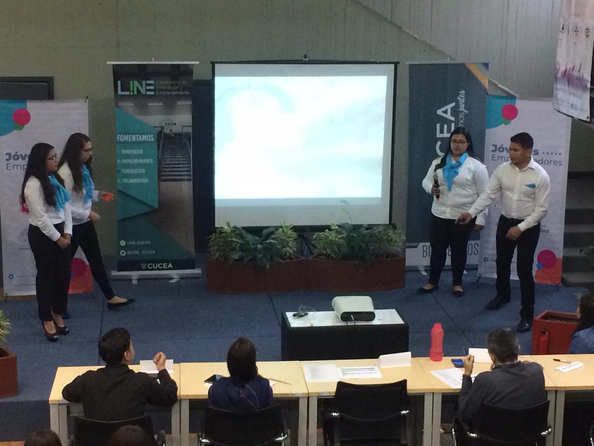 line_cucea's tweet photo. Esta mañana del 17 de octubre #EnLINE se llevó a cabo la tercera sesión de “Pitch De Negocios” por parte de Jóvenes Emprendedores 👨‍����👩‍💼 procedentes del @GuadalajaraGob a través de su Secretaría de Desarrollo Económico y Combate a la Desigualdad.
 
-
-
#EntornoEmprendedor https://t.co/npOSuapFtt
