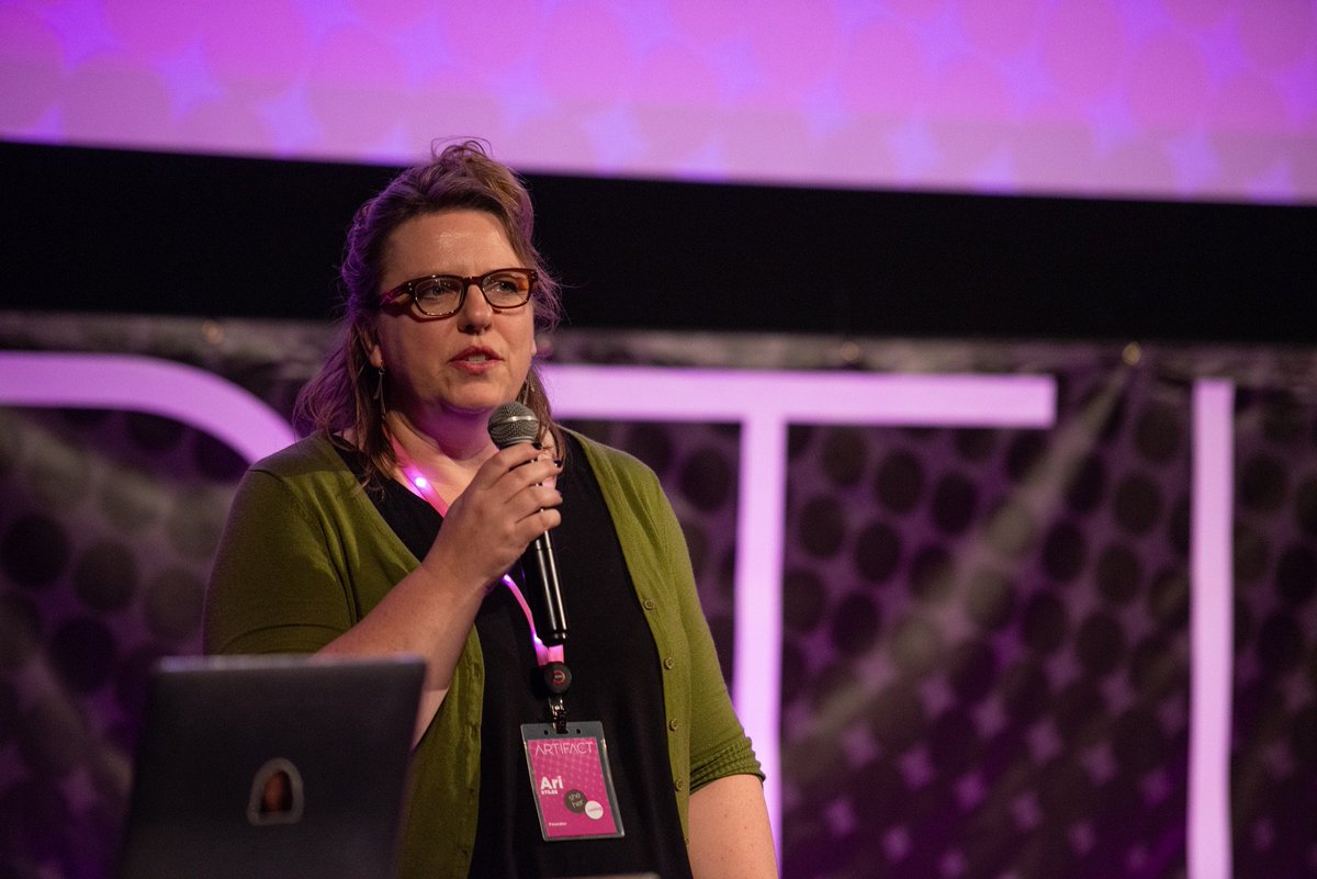 #ArtifactConf #TBT w/ @movie_pundit <a href="/sarah_edo/">Sarah Drasner</a> <a href="/davatron5000/">Dave Rupert</a> and @ari4nne