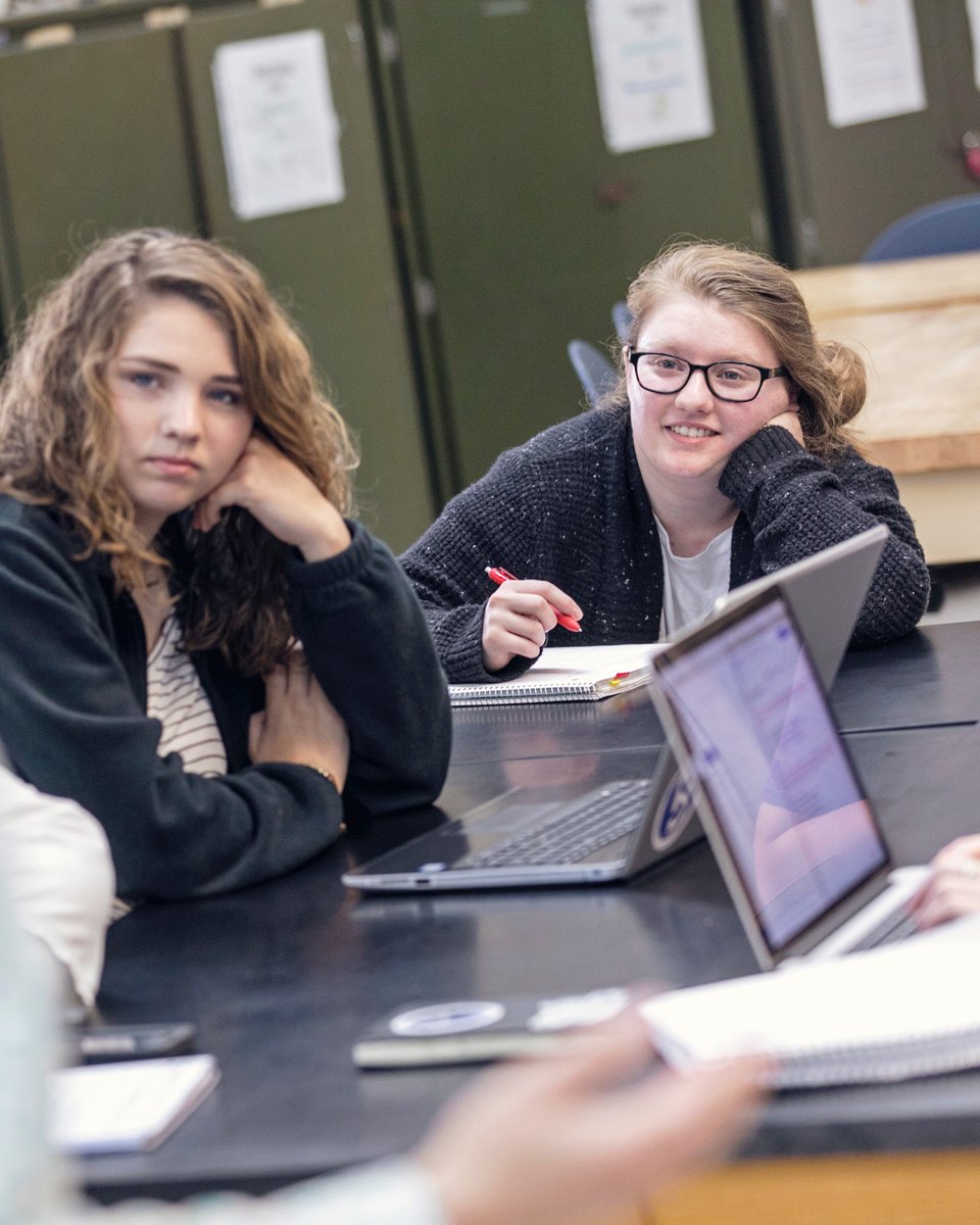 The Murray State General Scholarship application is open! First-time freshmen eligible for the Presidential Fellowship should apply before December 1. To learn more about the scholarship application go to  murraystate.edu/admissions/sch…