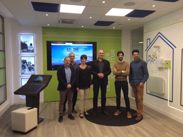 Flexgrid2's tweet image. #FlexiTour Bouches-du-Rhône : 3 sites de référence de @Flexgrid2 ont accueilli aujourd&apos;hui notre délégation Québec à savoir le showroom #Aixploration et sa #SmartStation, le projet SolarCamp #vehiculetogrid et un panorama des réseaux du futur sur le showroom @enedis_prov_alp