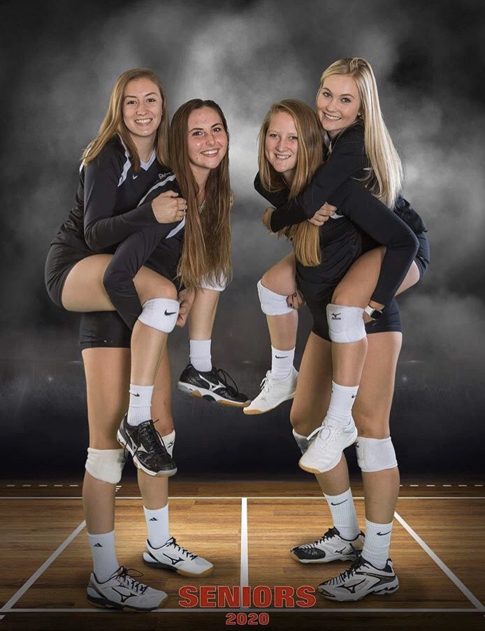 VballFort's tweet image. We ❤️ our Seniors!