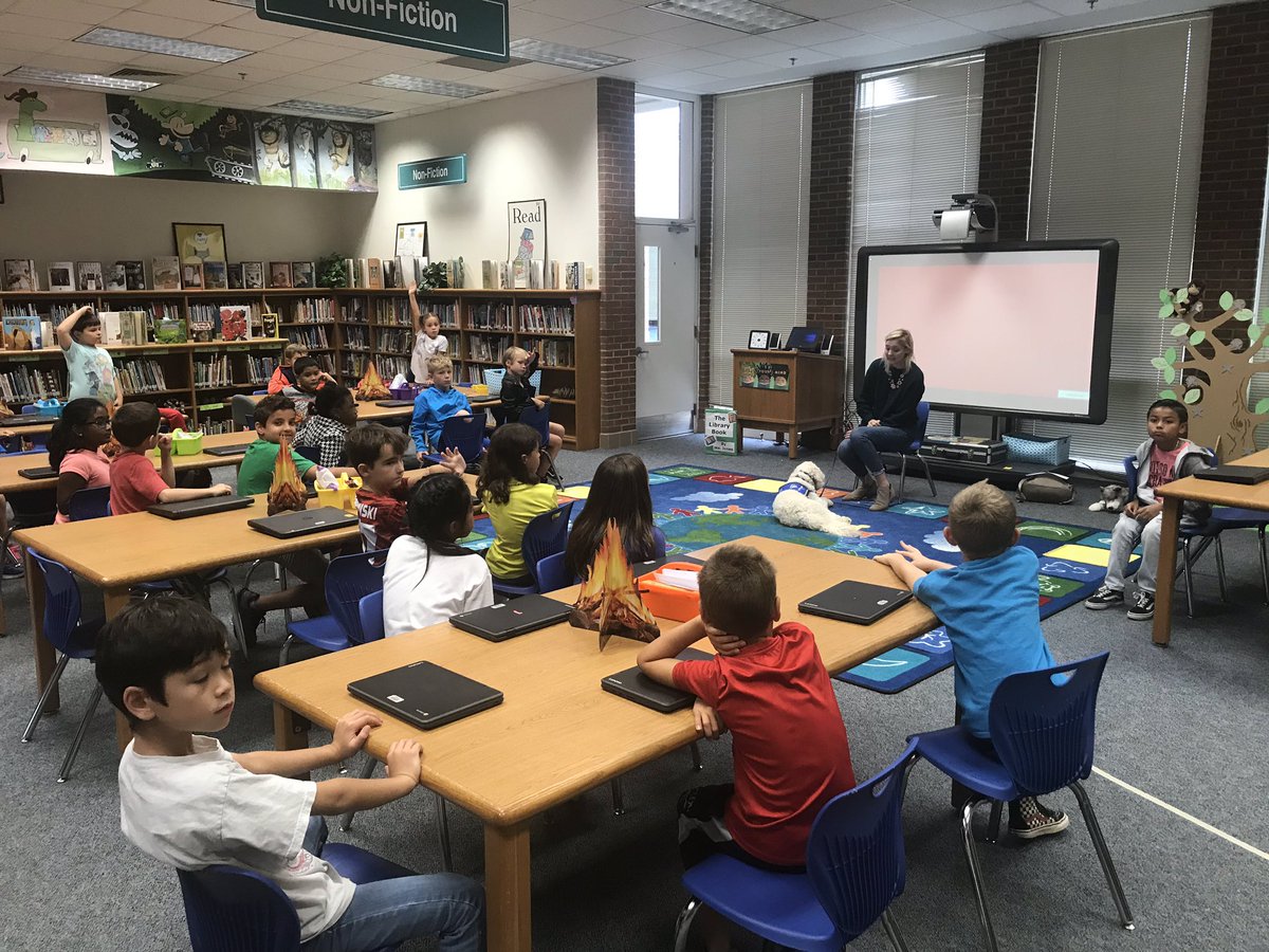 LibraryHuskyDen tweet media