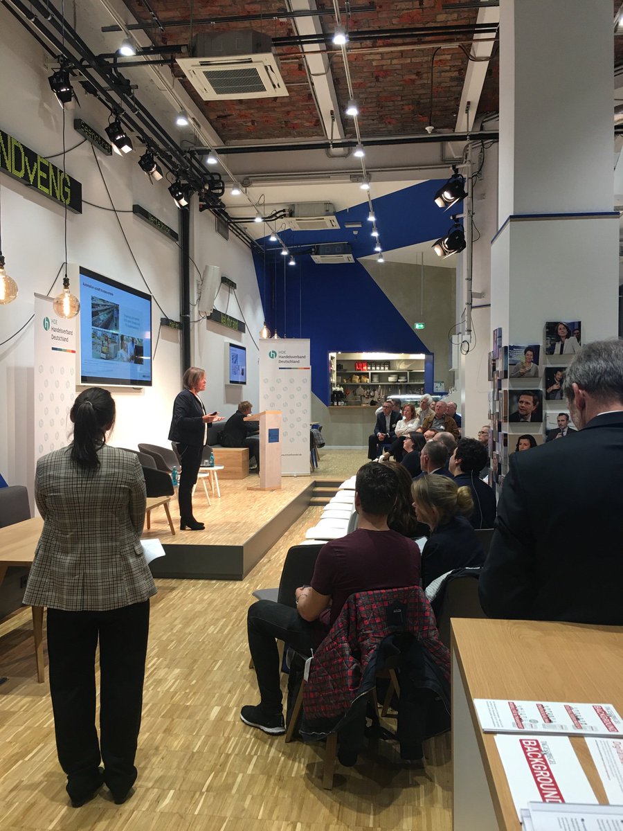Heimatgefühle beim Forum #handel40 des <a href="/handelsverband/">Handelsverband HDE</a> &amp; <a href="/handelkompetent/">Mittelstand-Digital Zentrum Handel</a>! Ich bin gespannt, was sich zum Thema #KI im Handel getan hat! 🙃