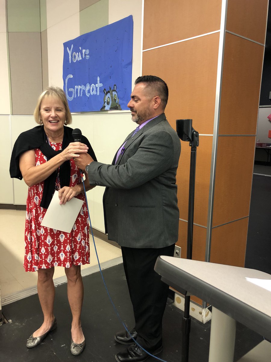 kalkoskeSHHS_AP's tweet photo. We’re back with our 2019-20 Staff &amp; Student of the Month breakfast and awards! Sooo proud of you, AMAZING KNIGHTS!! 💜💜💜#knightsdoitright #WhateverItTakes @shhs_principal @SHHSASB https://t.co/96K4NuiMsl