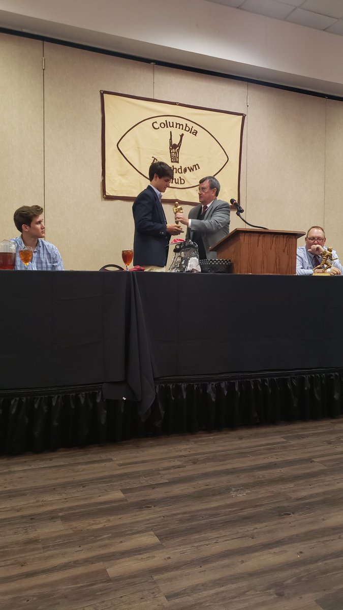 ACFloraFootball's tweet image. Proud to be at the Touchdown Club today as they honored @wisesegars for his performance against Chapin! #BiggerThingsToCome #takeFlight19