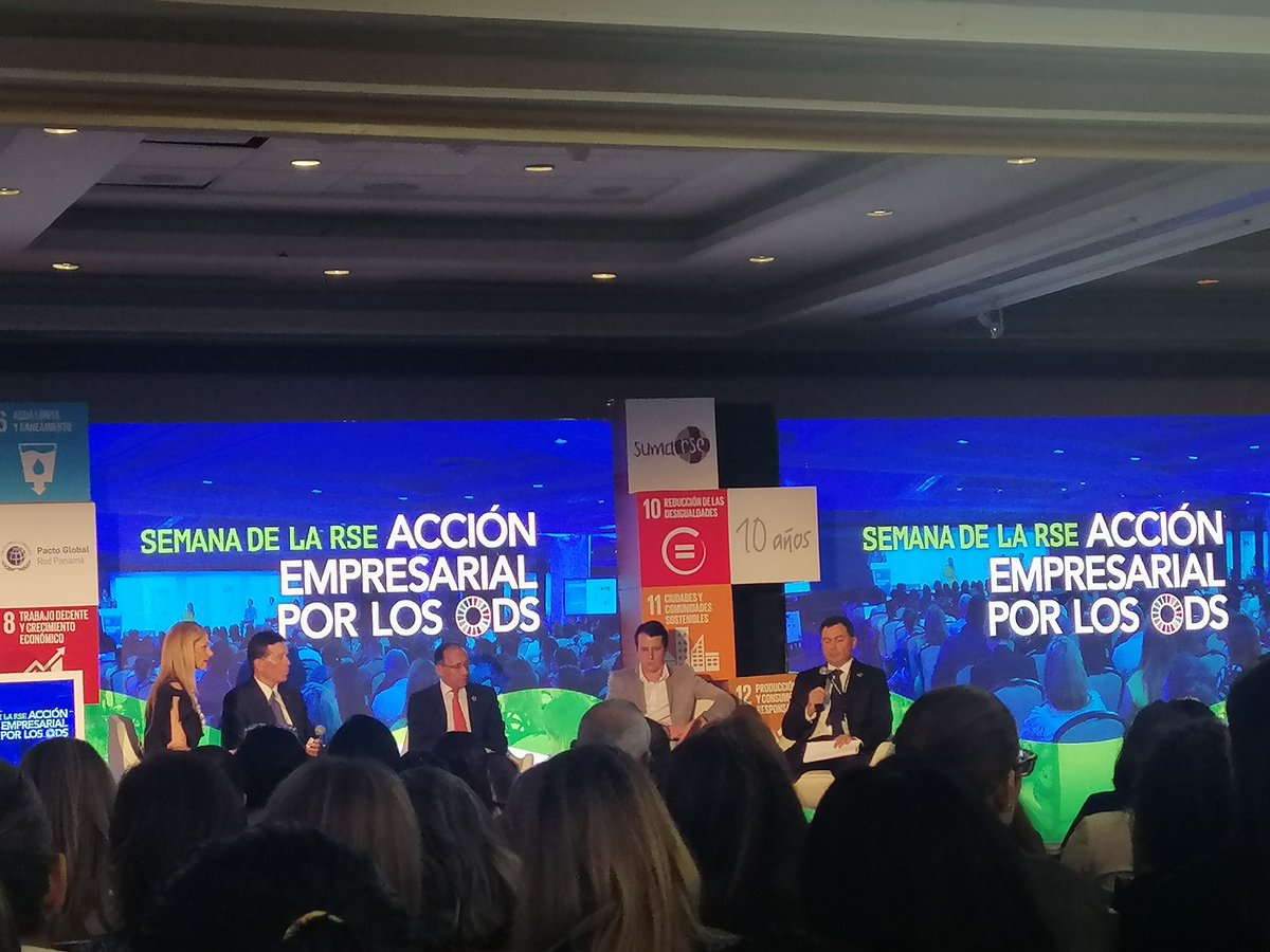 MaryC_27's tweet photo. El Futuro de la Sostenibilidad🎙️🍃🌟 @Sumarse panel de clausura de #SemanaRSE2019 https://t.co/cNM2ohmlKR