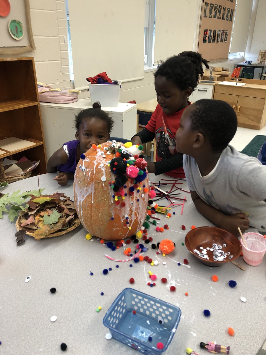 mswaters_'s tweet photo. The chickadees had a blast decorating our class pumpkin today! https://t.co/5IxREmiDmK