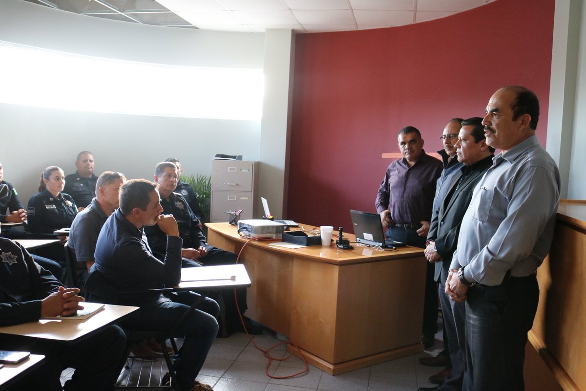 Capacitan a elementos de Seguridad Pública de #Rosarito como Primer Respondiente. Treinta elementos recibieron instrucción en una primera etapa.