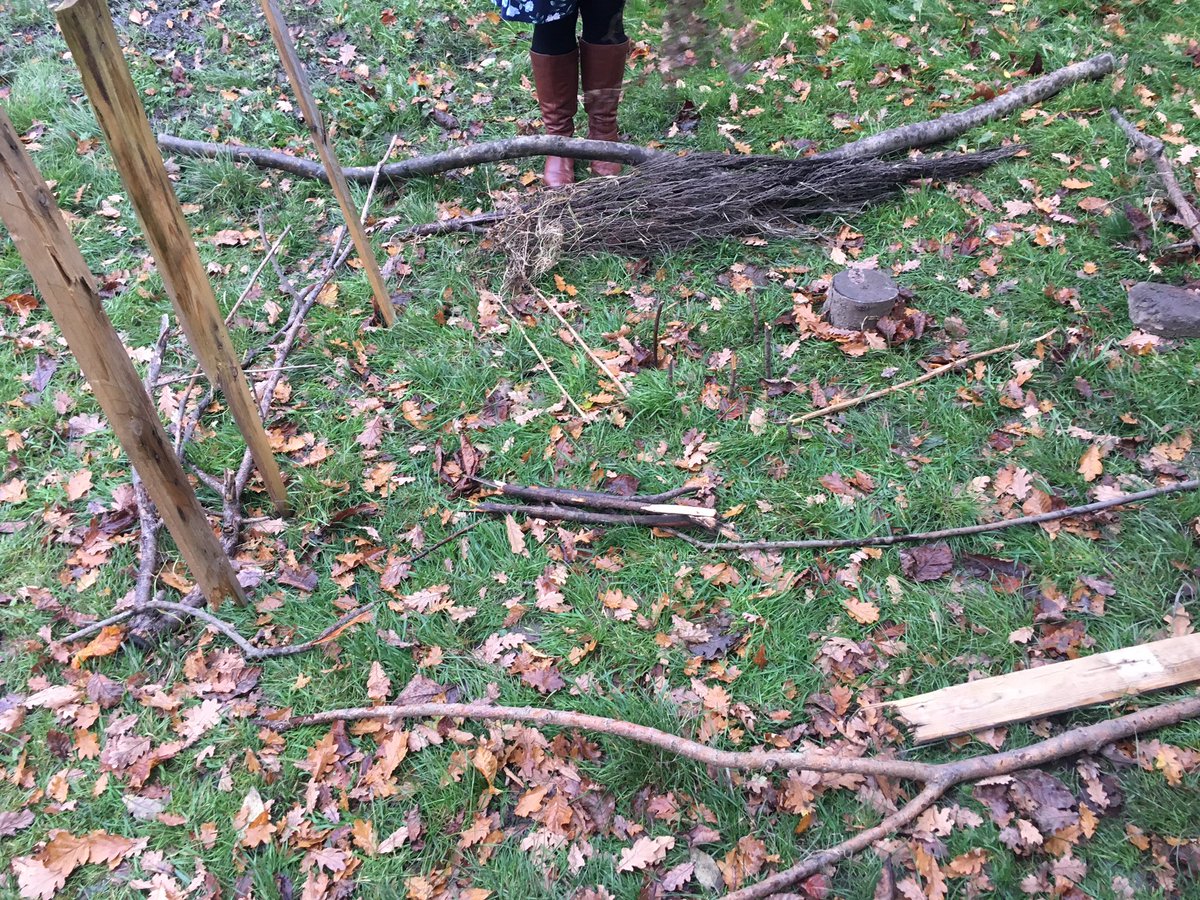 StarTSHubs's tweet image. Team building exercises, a campfire and s’mores - our Blackburn with Darwen #earlycareerteachers have had a fun start to their @Star_Inst and @teachblackburn #ECTprogramme - thanks to @stcuthsdarwen for their hospitality! #WeAreStar #BlackburnTEAM #ECTs