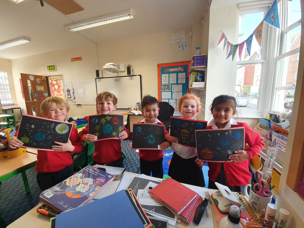 NottsHighIJS's tweet image. In 1S we have been thinking about inventing our own future planets in our Art Lesson! #SoMuchMore #FutureWeek