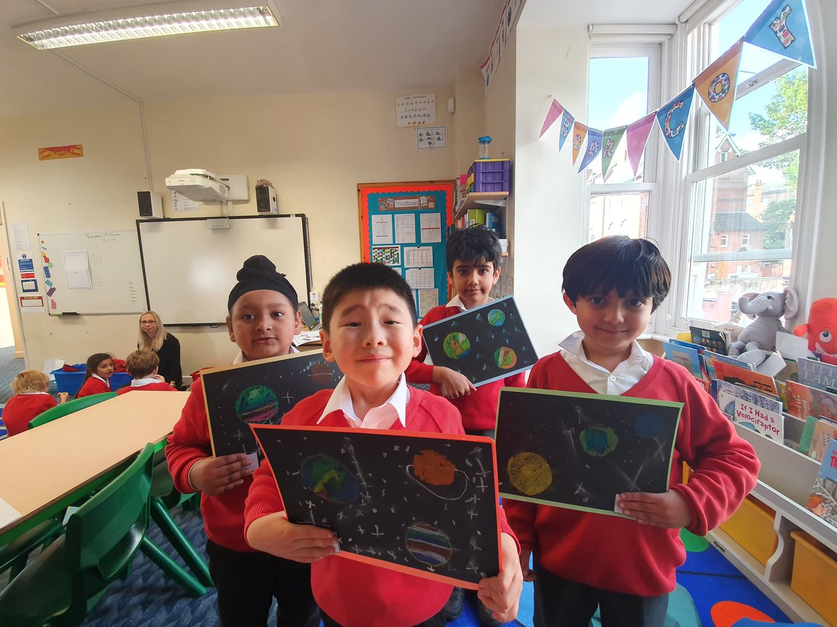 NottsHighIJS's tweet image. In 1S we have been thinking about inventing our own future planets in our Art Lesson! #SoMuchMore #FutureWeek