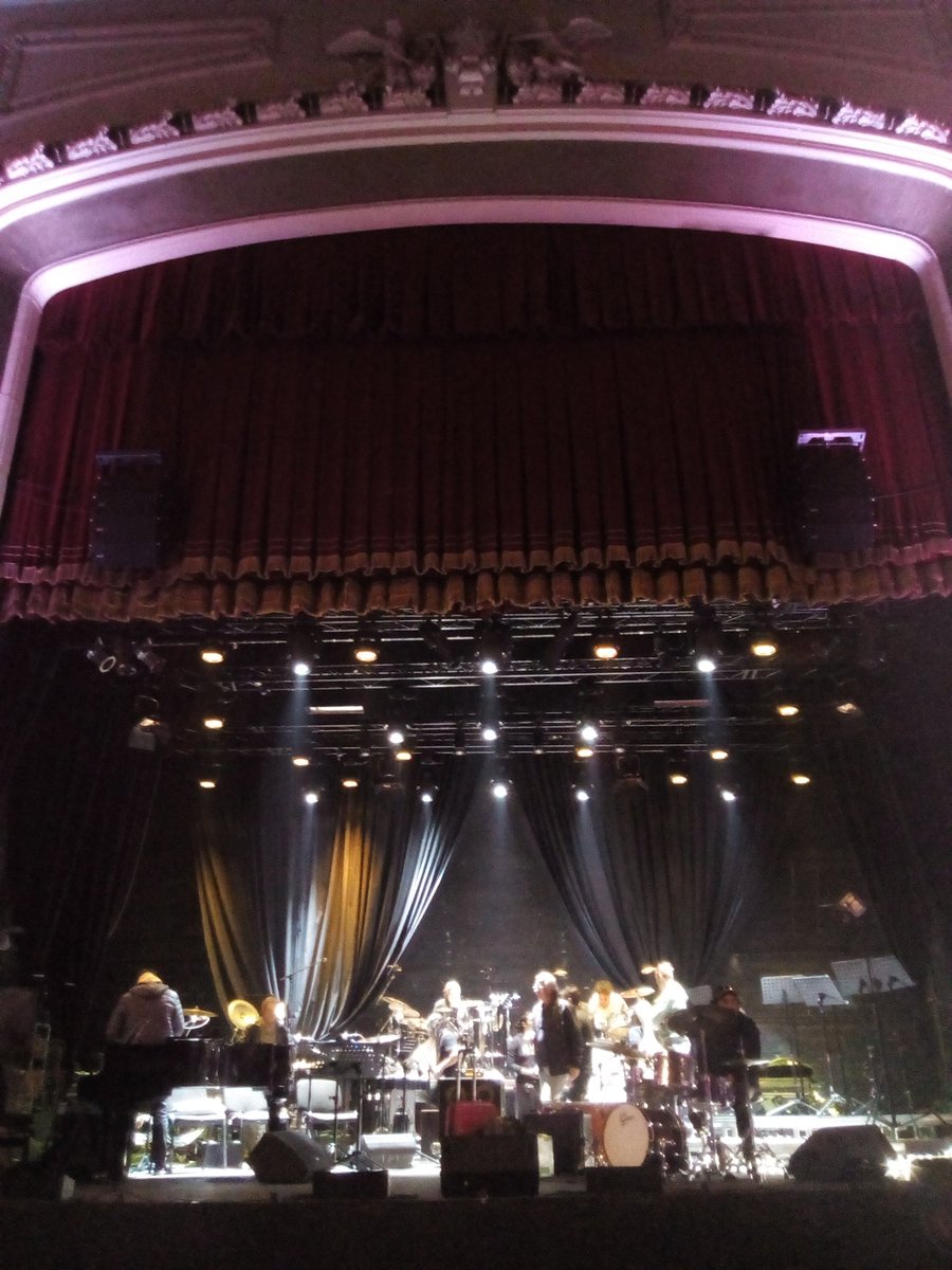 Festival de Jazz
Prueba de Sonido 
Leopard by <a href="/MeyerSound/">Meyer Sound</a> 
Valparaiso 🇨🇱
🔈🔉🔊 <a href="/TeatroValp/">Teatro Muni Valpo</a>